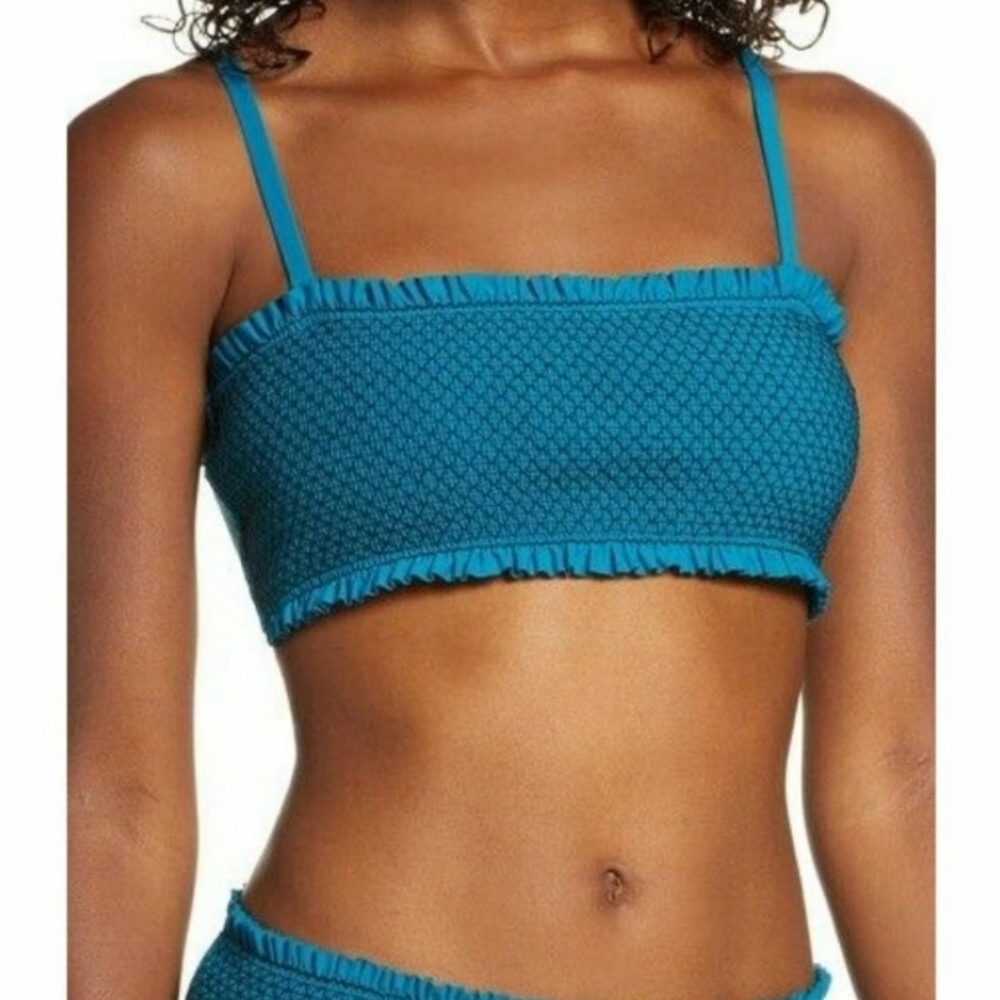 NWOT Chelsea28 Smocked Bikini Top